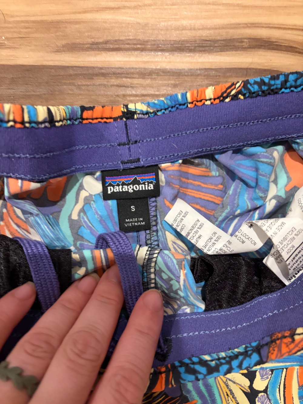 Patagonia baggies 5” - Picture 3 of 4
